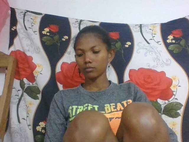 Lyah7a live cam on BongaCams