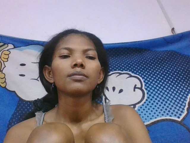 Lyah7a live cam on BongaCams