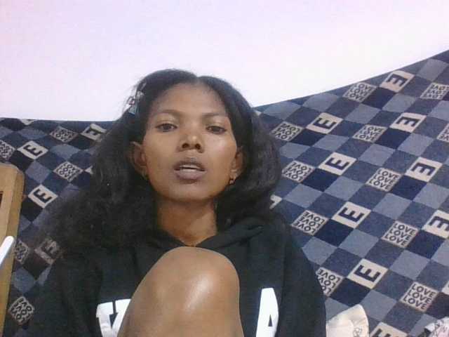 Lyah7a live cam on BongaCams