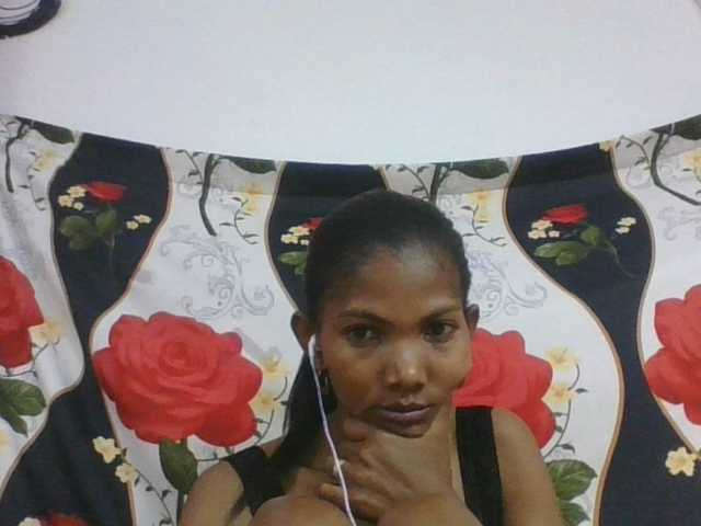 Lyah7a live cam on BongaCams