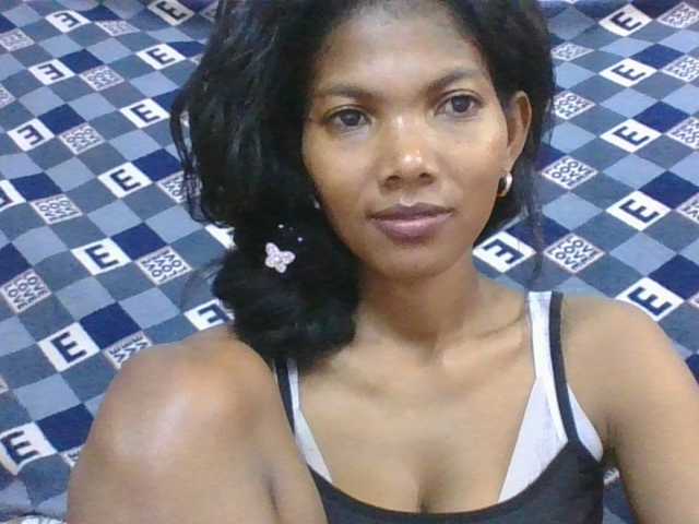 Lyah7a live cam on BongaCams