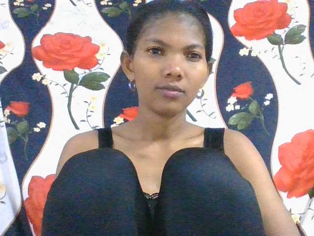 Lyah7a live cam on BongaCams
