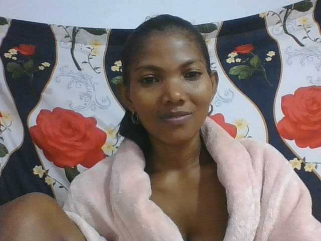 Lyah7a live cam on BongaCams
