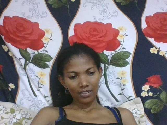 Lyah7a live cam on BongaCams