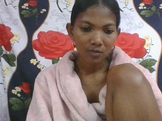Lyah7a live cam on BongaCams