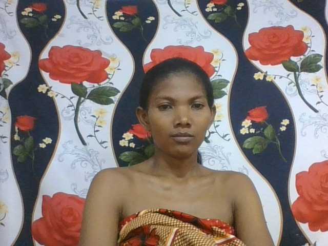 Lyah7a live cam on BongaCams