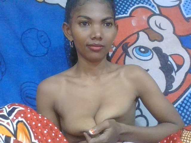 Lyah7a live cam on BongaCams