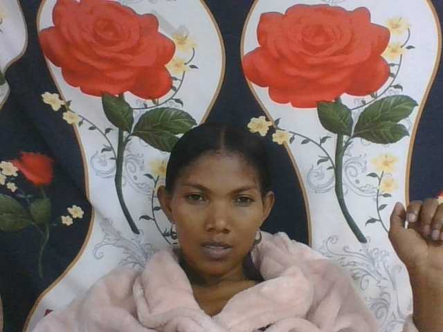 Lyah7a live cam on BongaCams