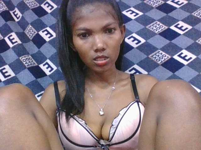 Lyah7a's BongaCams show and profile