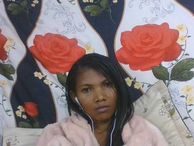 Lyah7a live cam on BongaCams