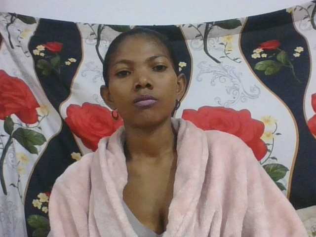 Lyah7a live cam on BongaCams