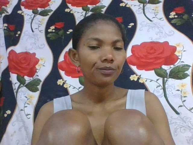 Lyah7a live cam on BongaCams