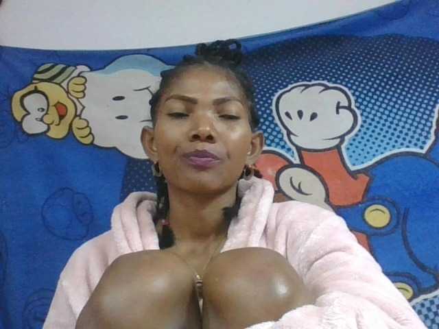 Lyah7a live webcam show