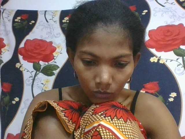 Lyah7a live cam on BongaCams
