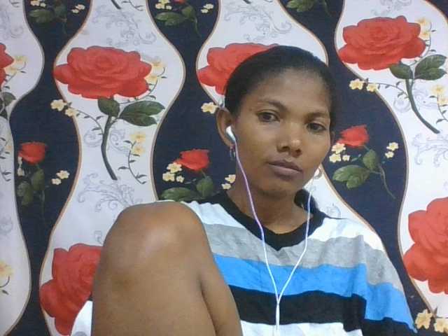 Lyah7a live cam on BongaCams