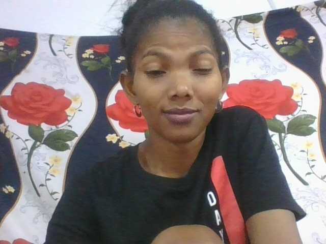 Lyah7a live cam on BongaCams