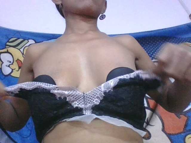 Lyah7a live cam on BongaCams