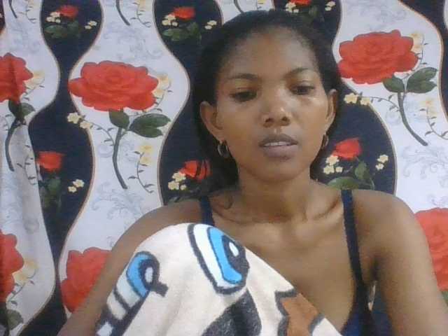 Lyah7a live cam on BongaCams