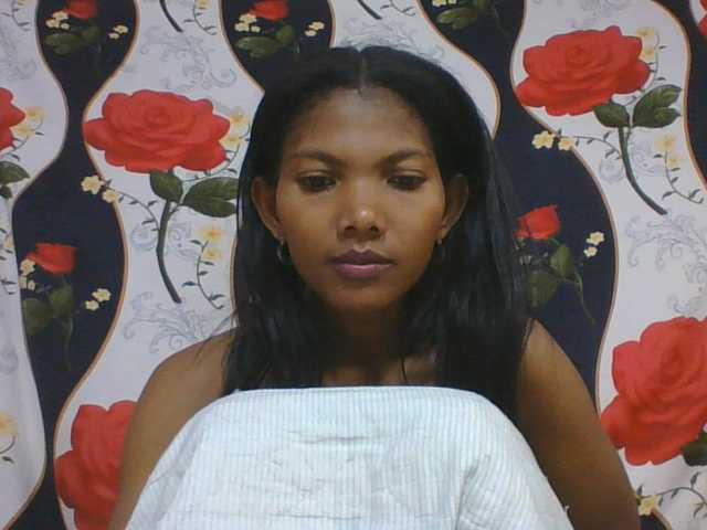 Lyah7a live cam on BongaCams
