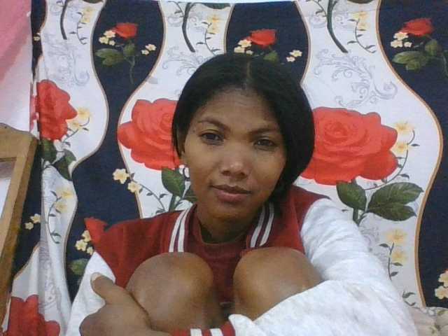 Lyah7a live cam on BongaCams