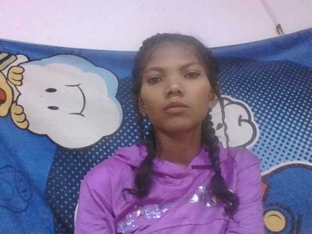Lyah7a live cam on BongaCams