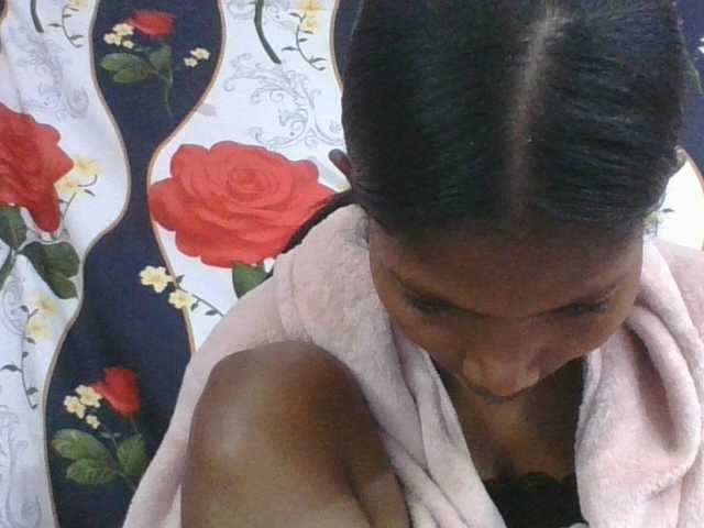 Lyah7a live cam on BongaCams