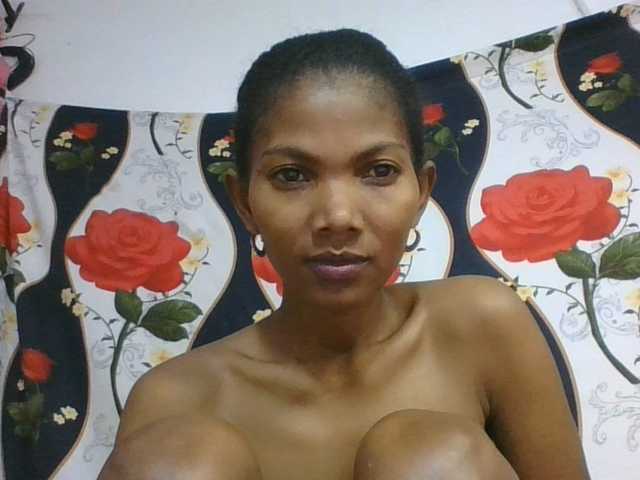 Lyah7a live cam on BongaCams