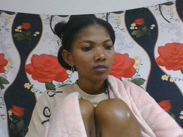 Lyah7a live cam on BongaCams