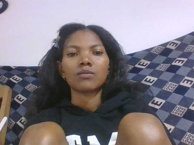Lyah7a live cam on BongaCams