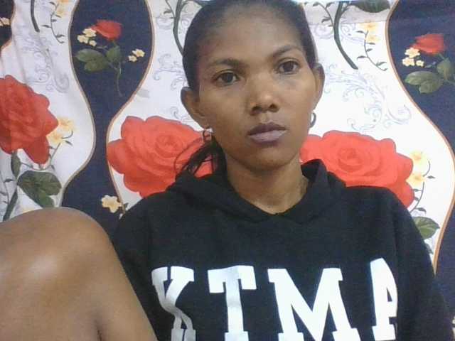 Lyah7a live cam on BongaCams