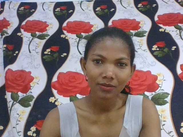 Lyah7a live cam on BongaCams