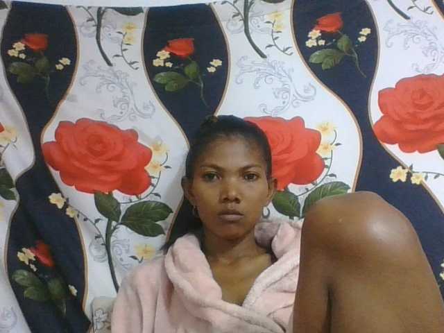 Lyah7a live cam on BongaCams