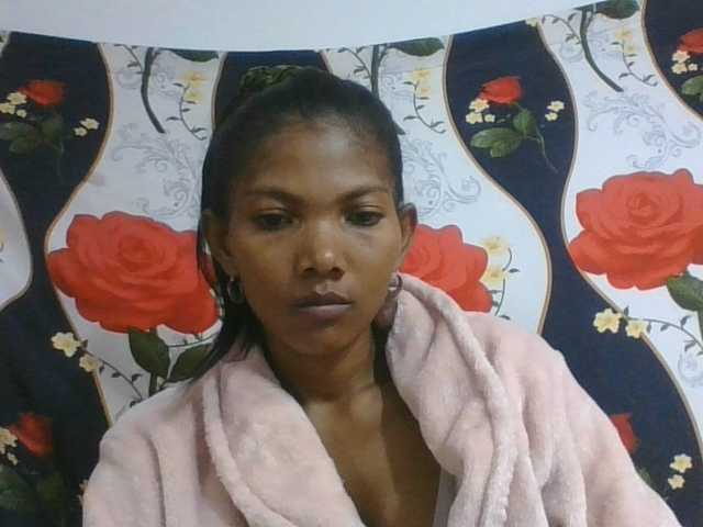 Lyah7a live cam on BongaCams