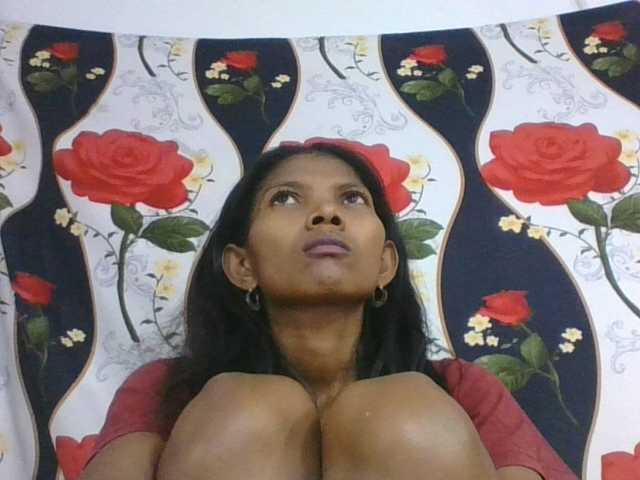 Lyah7a live cam on BongaCams