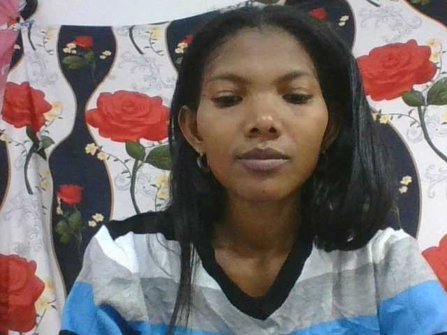 Lyah7a live cam on BongaCams