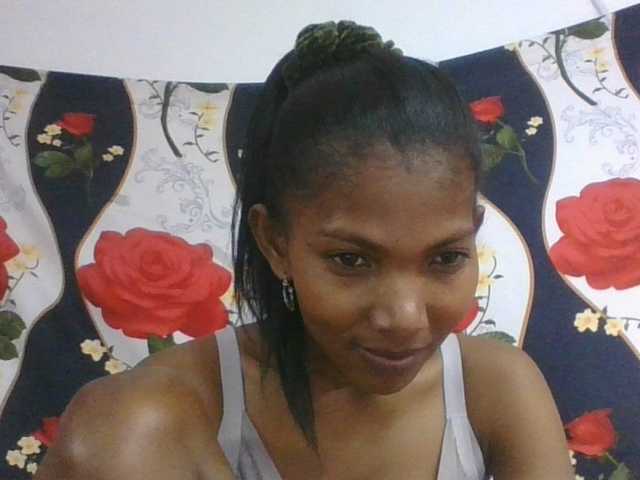 Lyah7a live cam on BongaCams