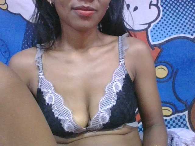 Lyah7a live cam on BongaCams