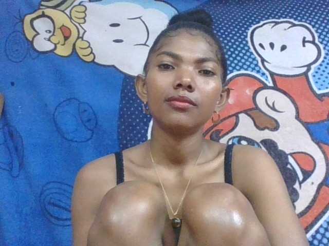 Lyah7a live cam on BongaCams