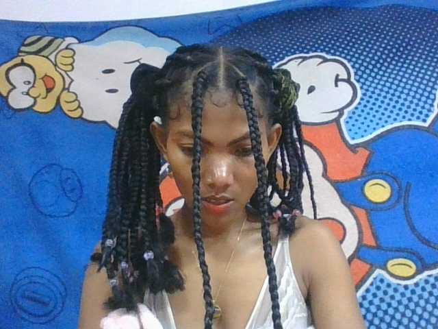 Lyah7a live cam on BongaCams