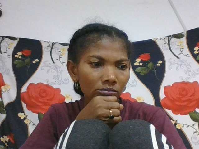 Lyah7a live cam on BongaCams