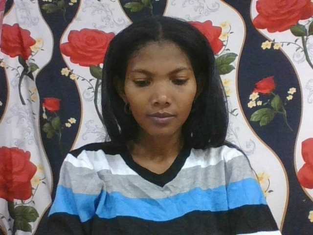 Lyah7a live cam on BongaCams