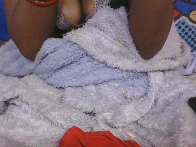 Lyah7a live cam on BongaCams
