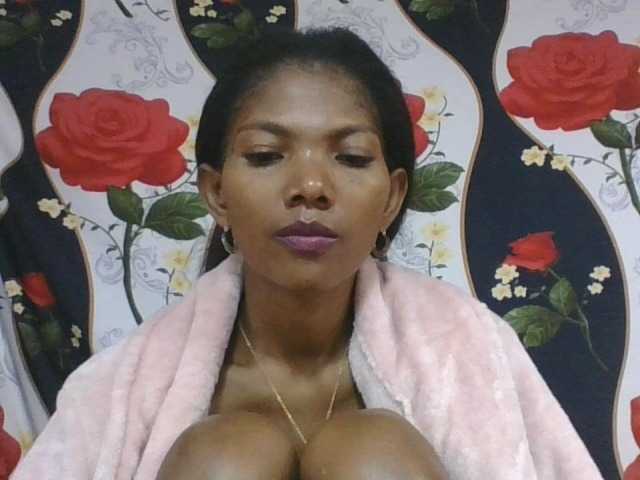 Lyah7a live webcam show