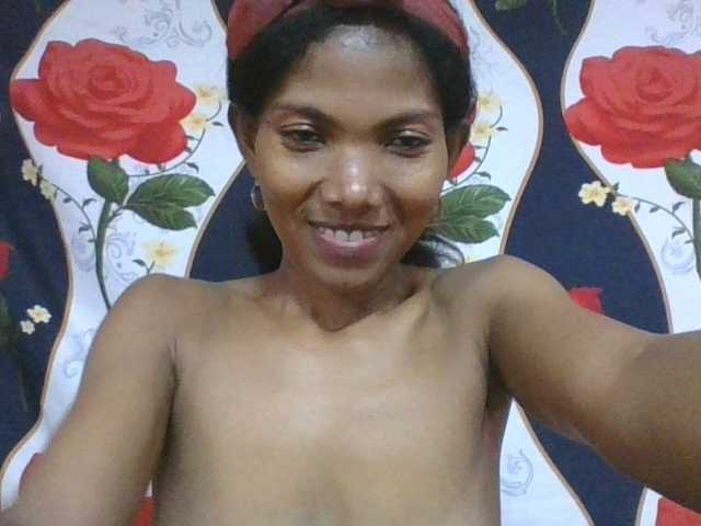 Lyah7a live cam on BongaCams