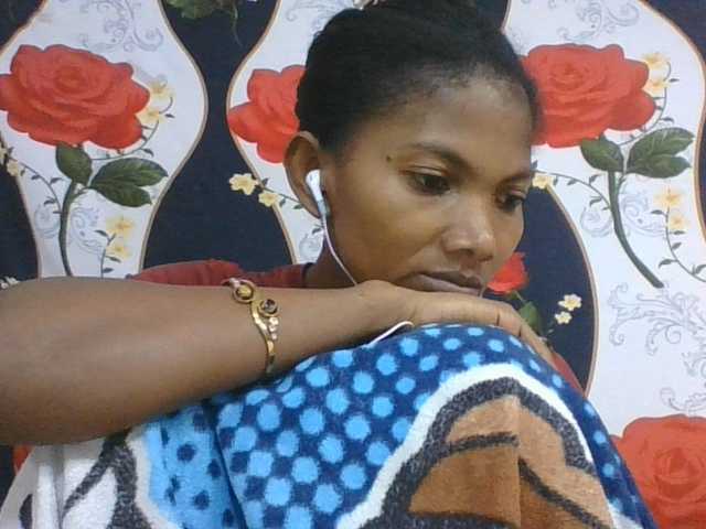 Lyah7a live cam on BongaCams