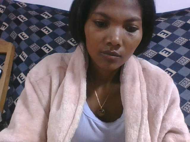 Lyah7a live cam on BongaCams