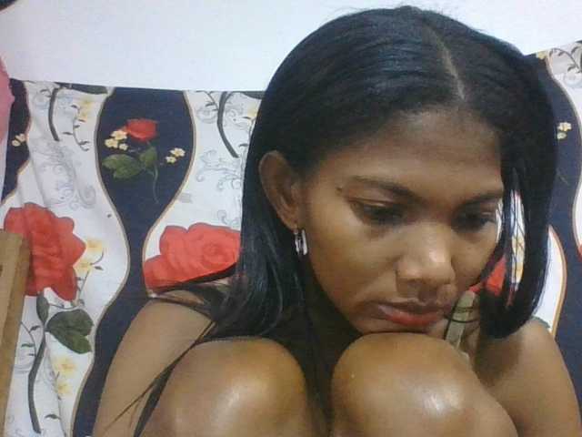 Lyah7a live cam on BongaCams