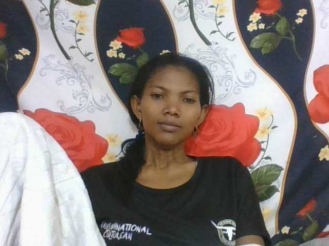 Lyah7a live cam on BongaCams