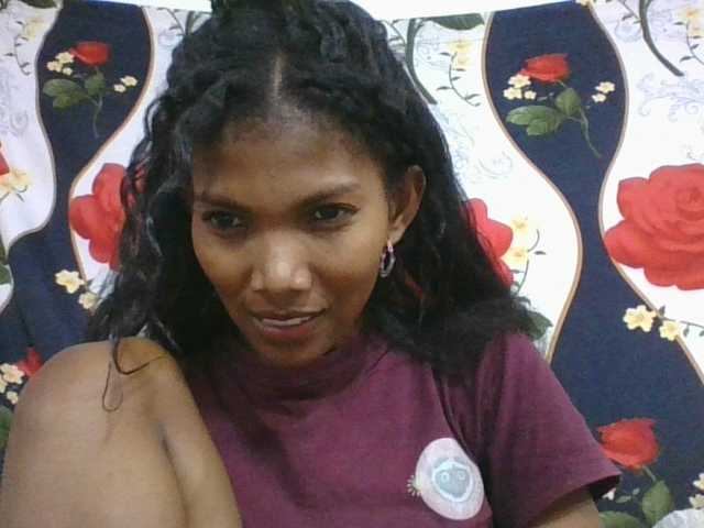 Lyah7a live cam on BongaCams