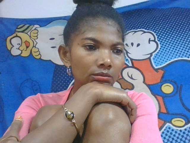 Lyah7a live cam on BongaCams